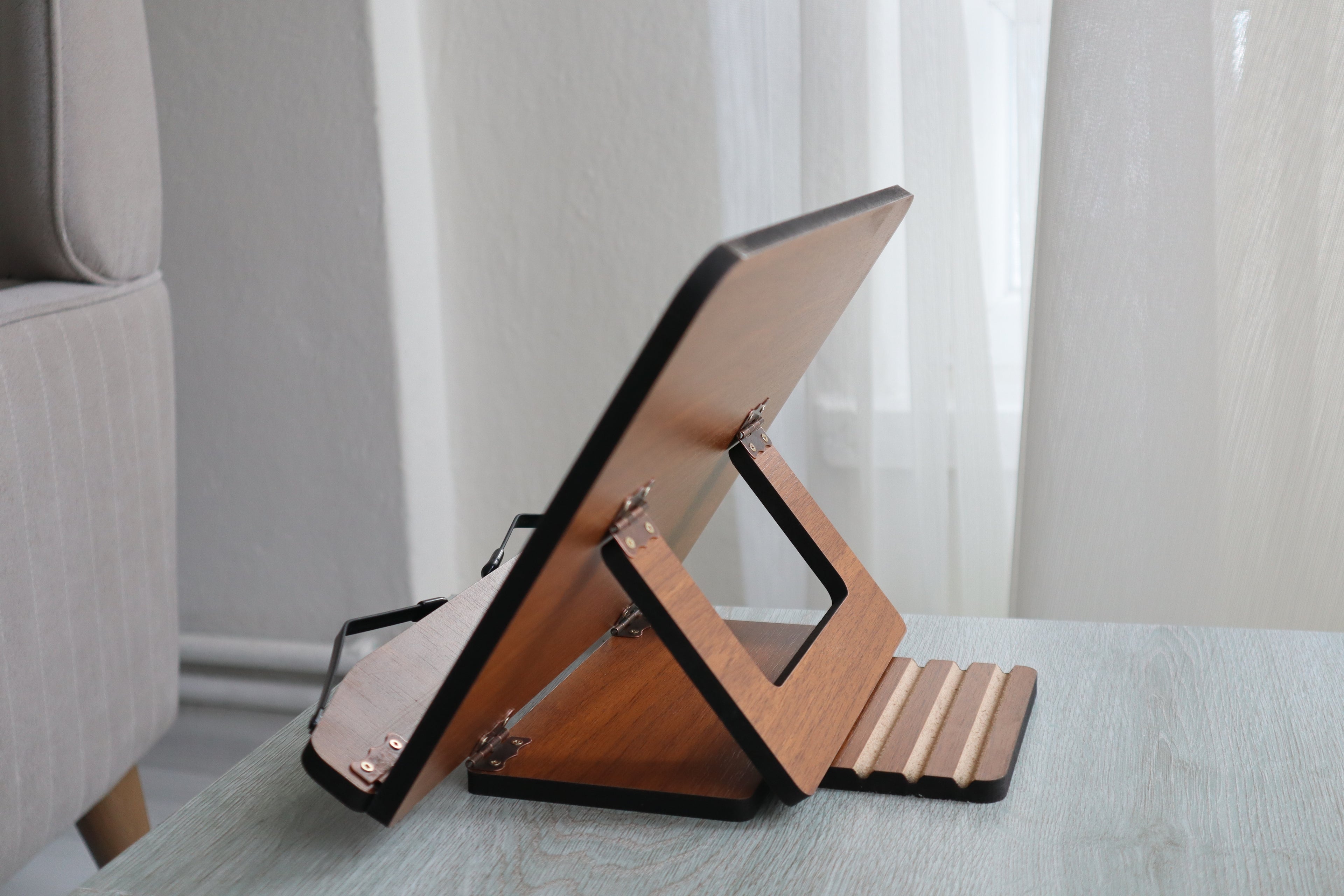 Sabr Wooden Qur’an & Book Stand – A Reflection of Patience